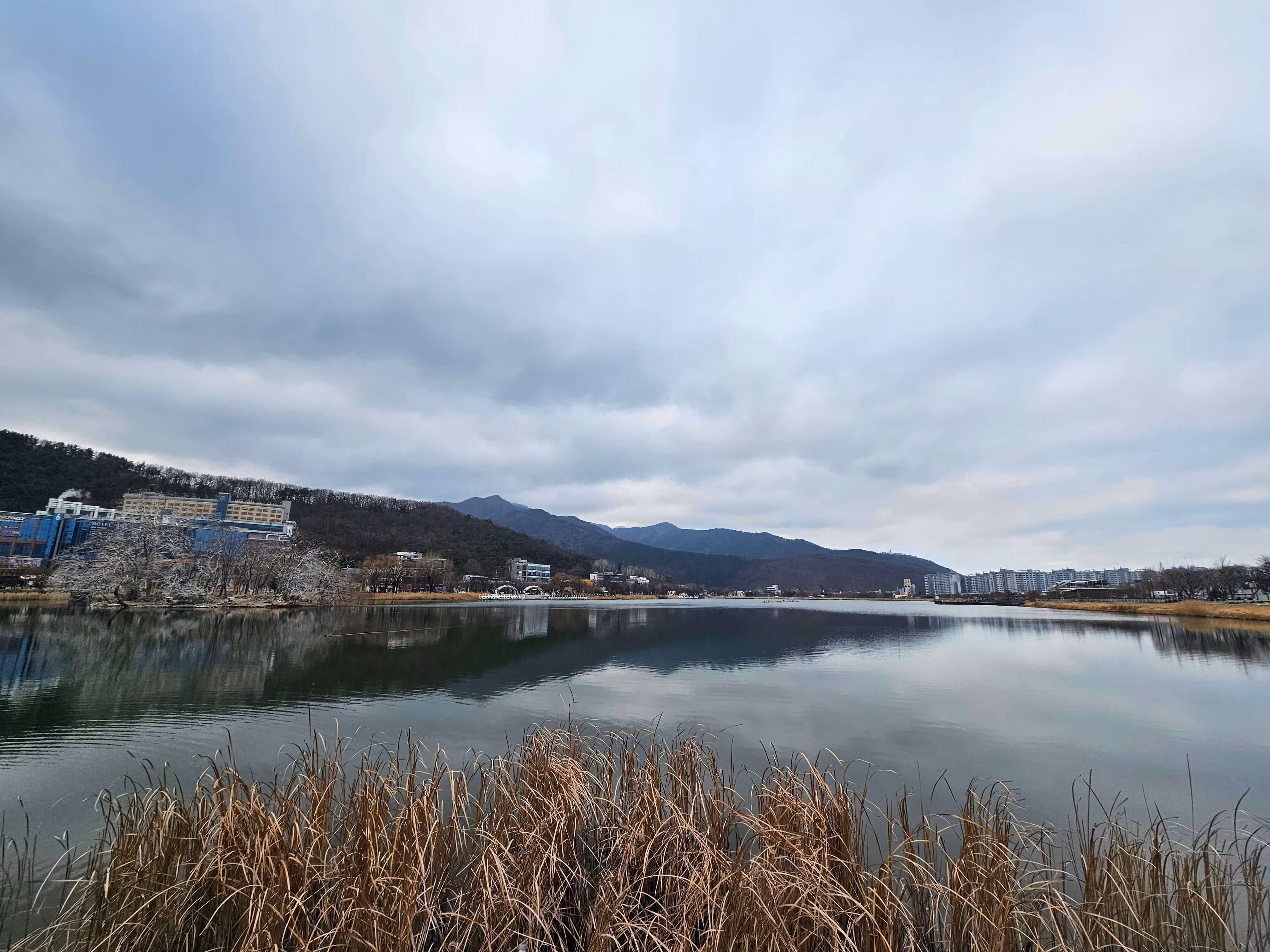 Suseongmot Lake Floating Stage